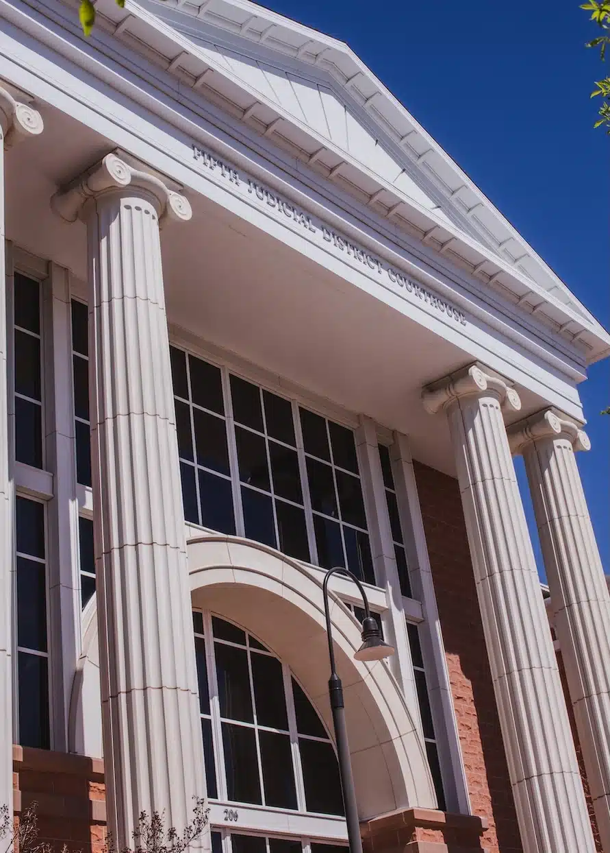 image of the St George Utah Courthouse.